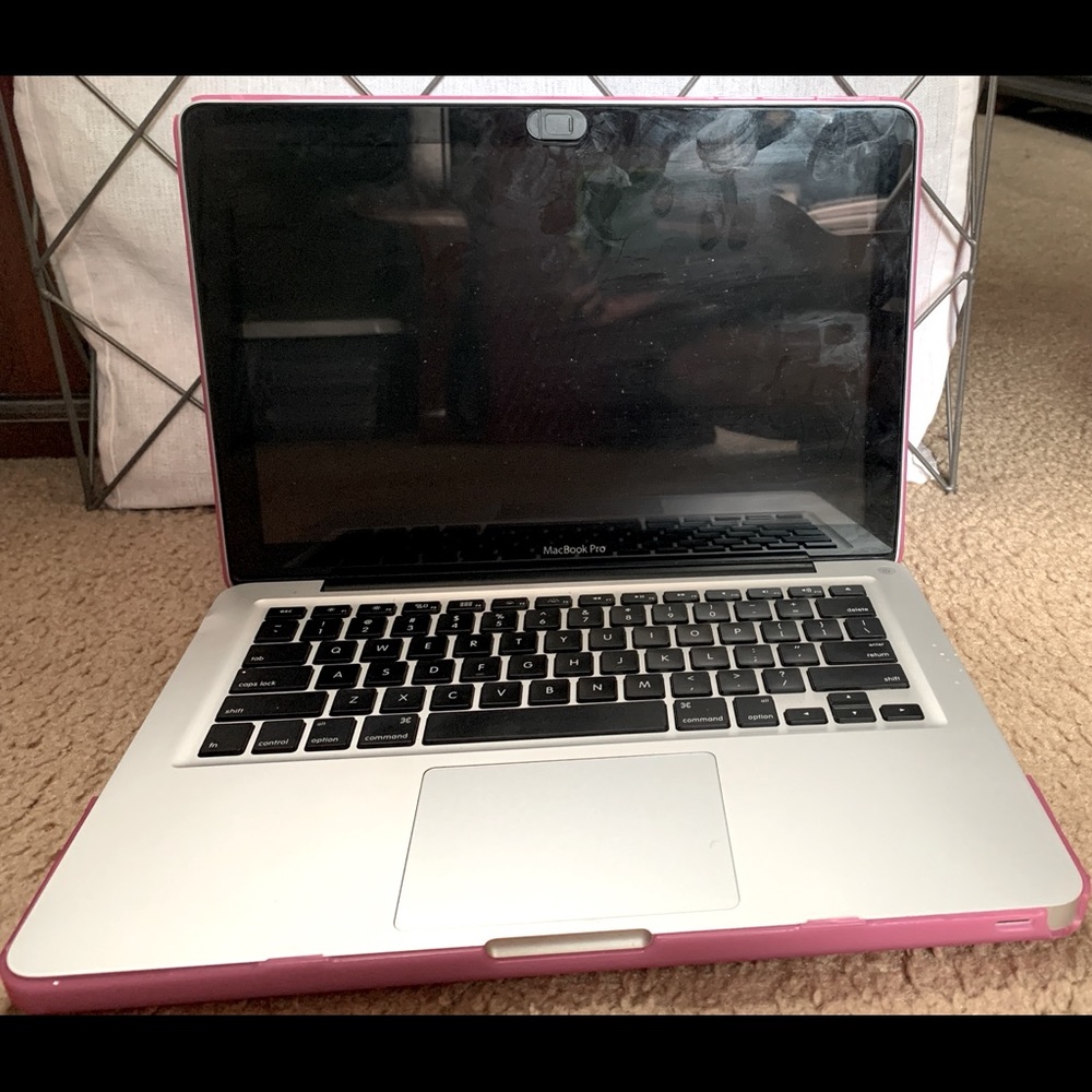 '13 13.3 in Macbook Pro 2.5 Ghz Dual Core Intel i5